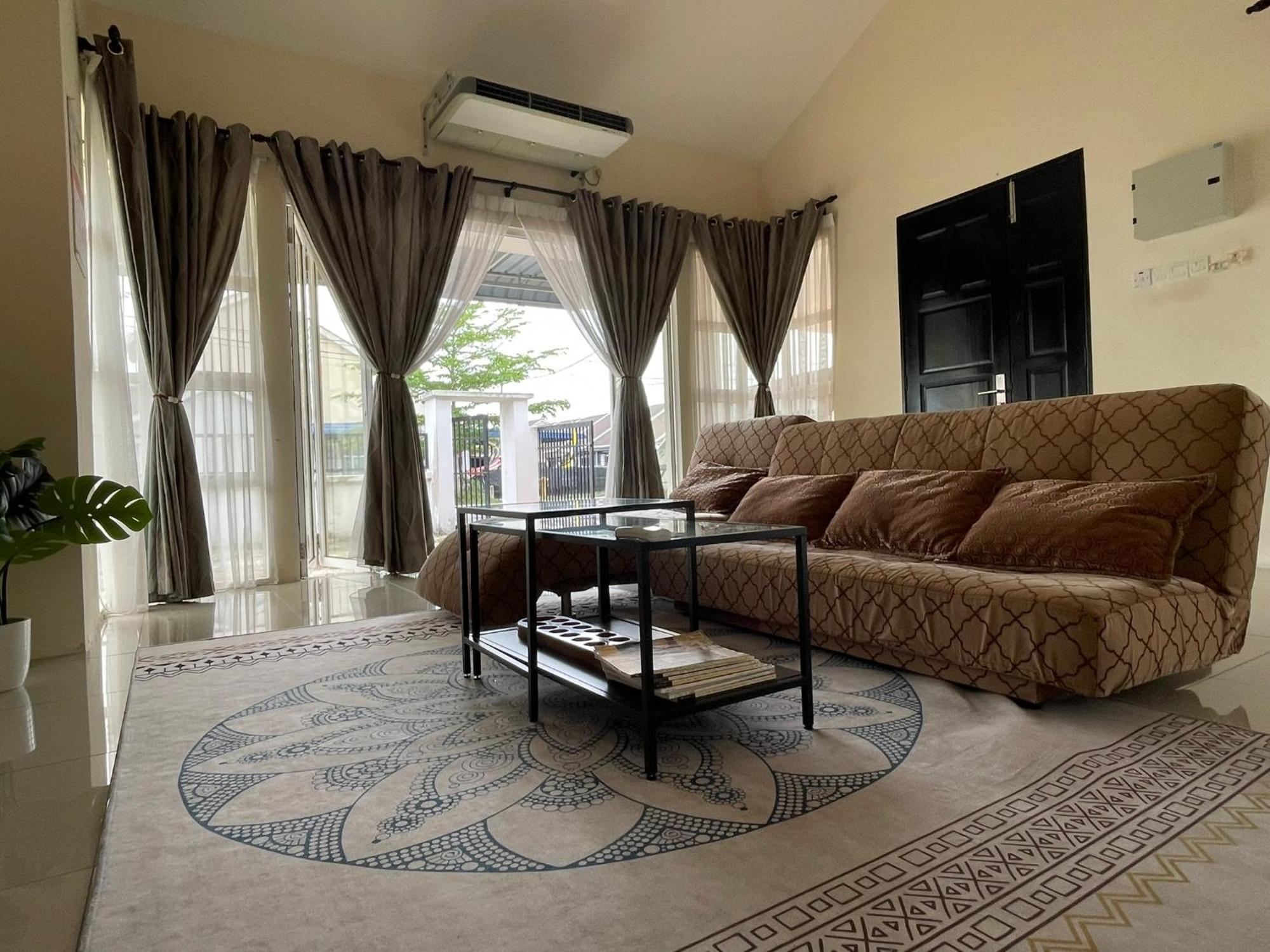 D Jannah Homestay Seri Iskandar Perak Exterior photo